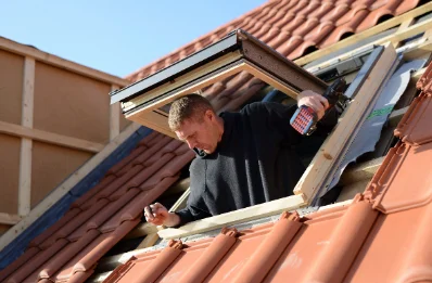 Pose de fenêtres de toit Velux à Compains